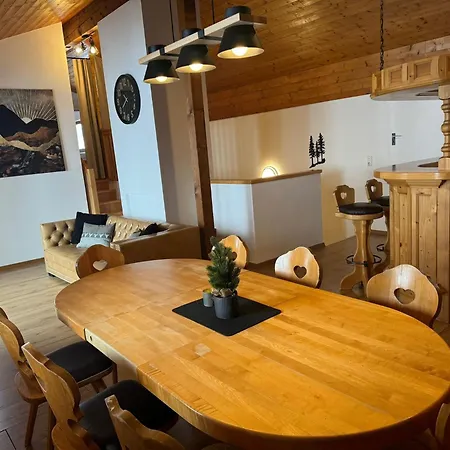 シャレー Haus Conny *